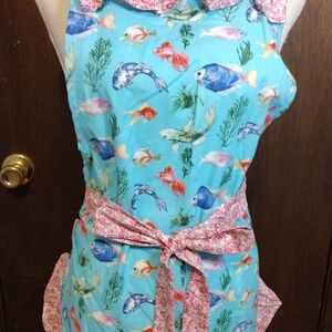 Ladies apron, one size fits all,